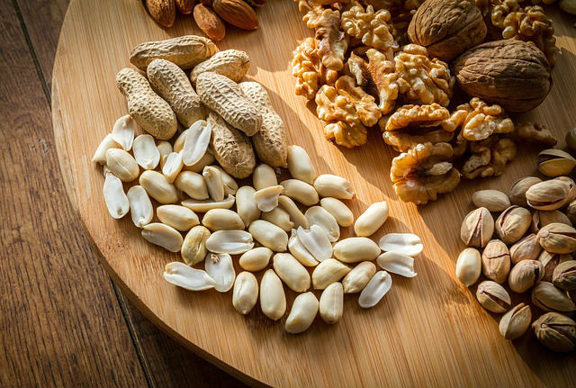 6 Easy and Healthy Snacks to Stock in the Break Room