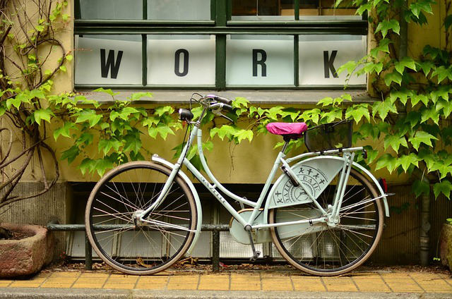 How Coworking Can Benefit You (and Why You Might Avoid It)